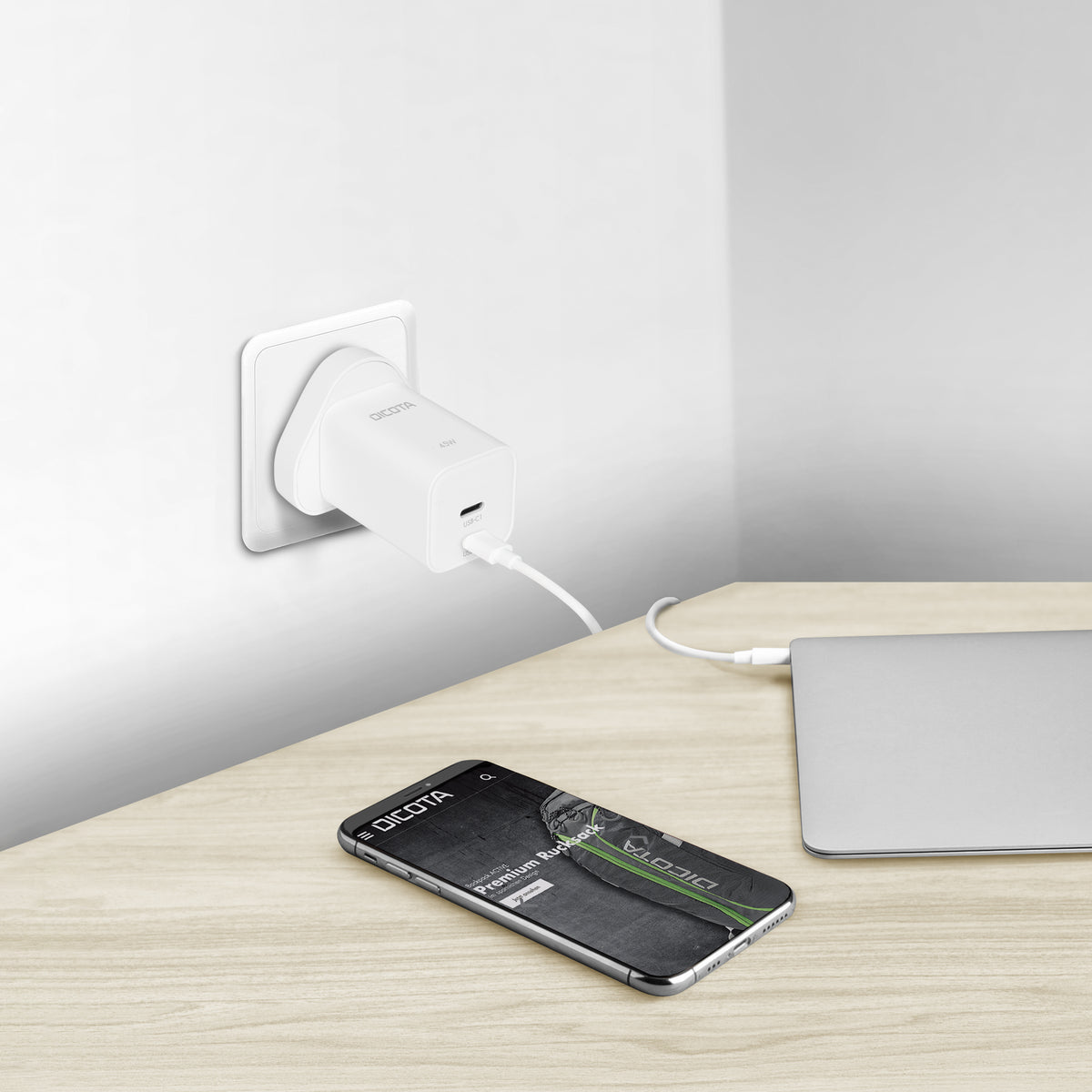 2-portowa ładowarka ścienna GaN (45 W) – wersja UK
